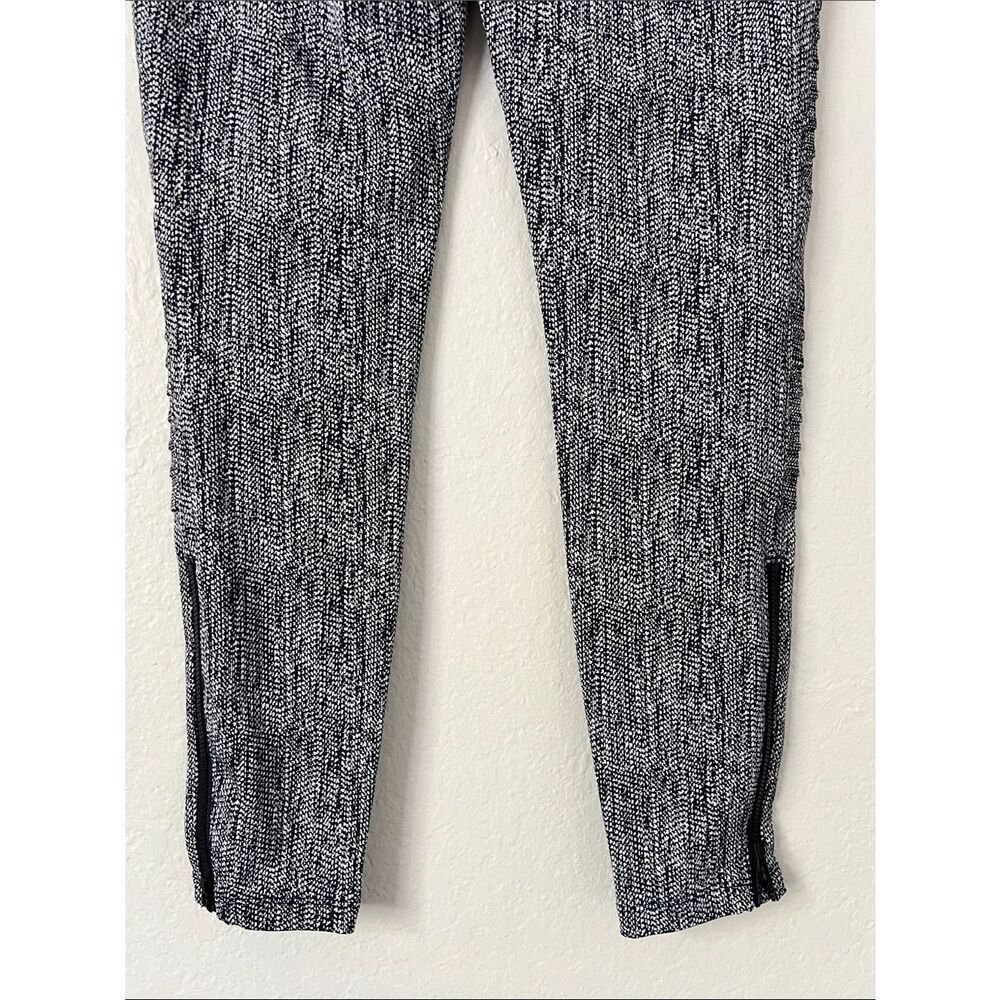 Like New! ATHLETA Delancey Textured Moto Tight Legging Braiden Black in S - Picture 9 of 16